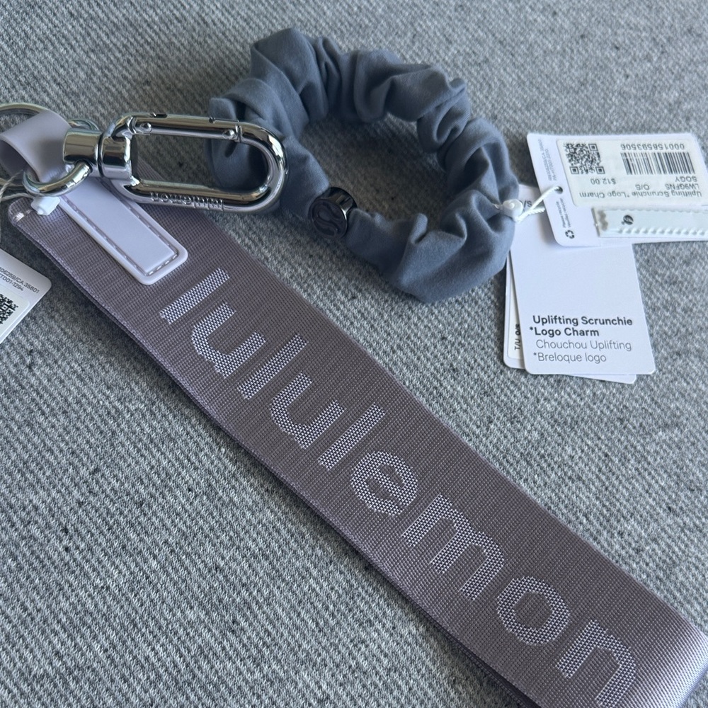 Lululemon Keychain + Scrunchie Bundle NWT Grey O/S - Picture 2 of 4